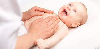 Sentuhan kulit ke kulit memberi kesan terbaik untuk otak bayi.